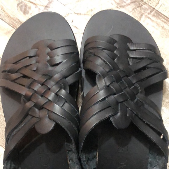 L Space Black Huarache Sandals - Picture 9 of 11